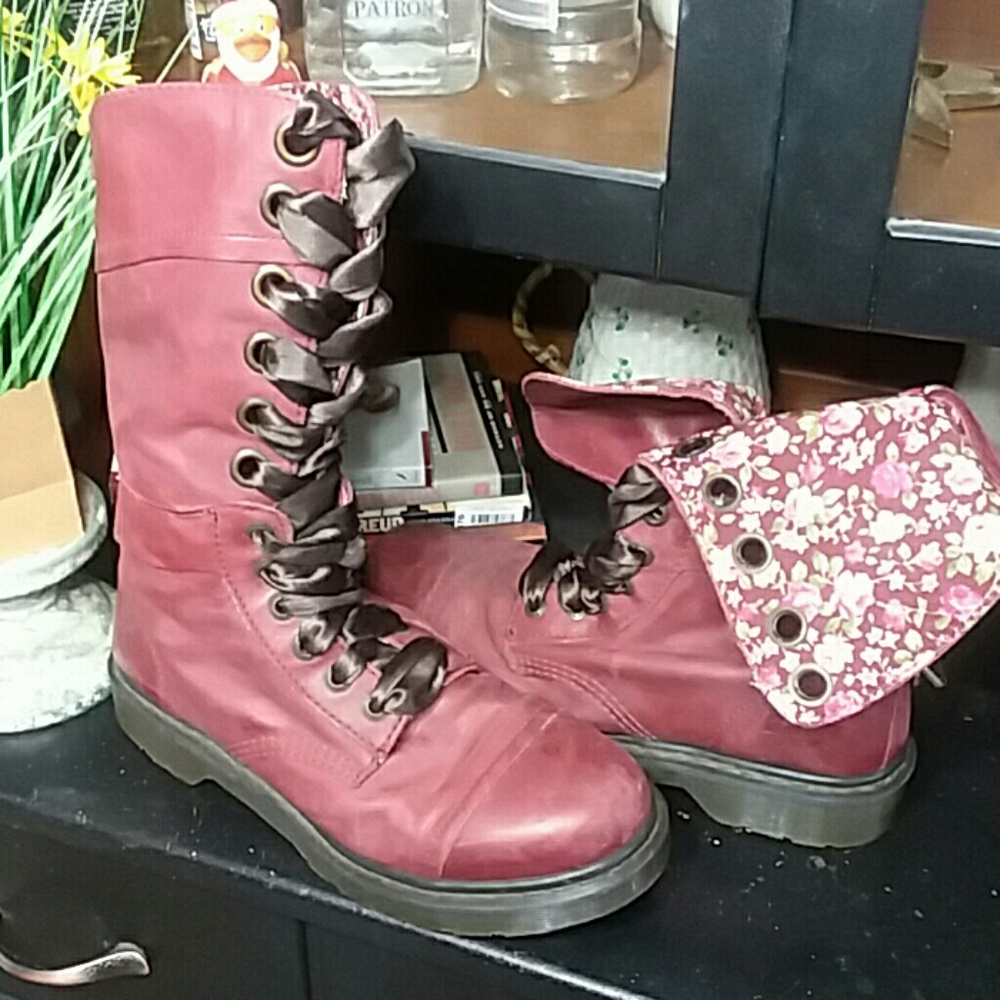 Red Dr Martens EUC